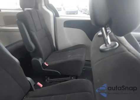 2013 Dodge Grand Caravan Sxt z USA, uszkodzony, nr VIN 2C4RDGCGXDR581225